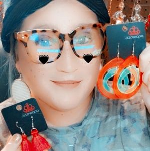 Meet your Posher, Julia